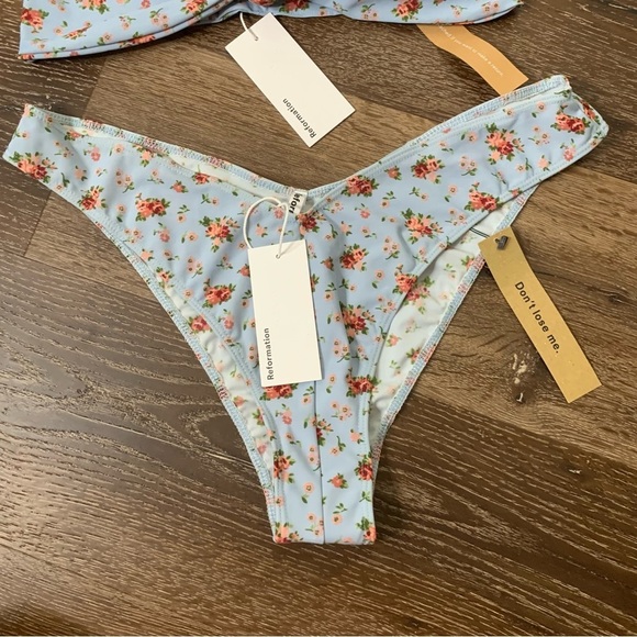 Reformation Womens blue floral Hermosa/ matador petunia bikini set M/L NEW - Picture 10 of 11